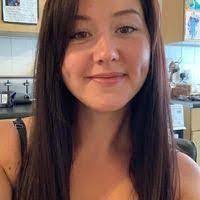 Amber Pollitt's Instagram, Twitter & Facebook