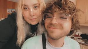 Alexis Lyons's Instagram, Twitter & Facebook