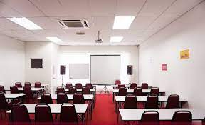 Meja berada dalam keadaan bersih dan teratur. Bisnes Bilik Seminar Untuk Dijual Di Shah Alam Genkimomma My