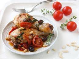 Fate cuocere il pollo per 20 minuti girando di tanto in tanto per ottenere una cottura uniforme, a questo punto aggiungete le olive taggiasche, mescolate e proseguite la cottura per altri 10 minuti. Cosce Di Pollo Alla Ligure Ricette Fileni