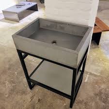 Waschtisch In Beton Mit Stahlunterbau Moderne Waschbecken Waschbecken Gaste Wc Modern