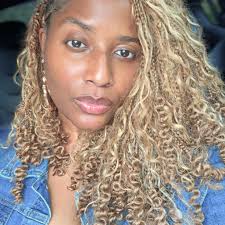 Do y'all feel like Chris was wrong for not carrying Huda ??