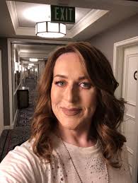 Danielle Hallett's Instagram, Twitter & Facebook