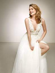 New In Zauberhaftes Brautkleid Von Pronovias Modell Dalgo Pronovias Weddingdesign Bridaltrends Kleid Hochzeit Brautkleider Romantisch Pronovias Brautkleid