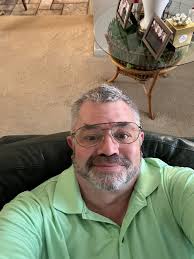 I say that gal reminds me of the high way between Dallas and Ft. Worth—no  curves😁