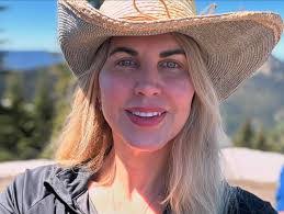 Elizabeth Parrish's Instagram, Twitter & Facebook