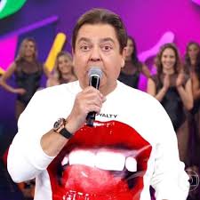 Silva is a married man who fell in love with a former model and journalist luciana cardoso who is 27 years younger than him. Fausto Silva Fashion Home Facebook