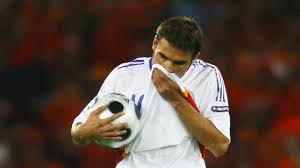 Mutu, 39, was sacked by chelsea in 2004 after. Ehemaliger Chelsea Sturmer Mutu Muss Rekordstrafe Zahlen