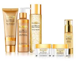 Hi teman teman maaf banget kalau ada salah salah kata dalam video ini.karna aku masih belajar untuk mereview product skin care. Review Bio Essence 24k Bio Gold Gold Water Dari Blogger Echa