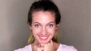 Anna Chase's Instagram, Twitter & Facebook