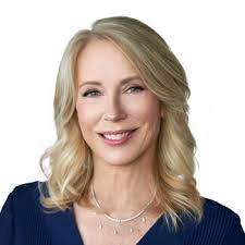 1924 Logan Manor Dr, Reston, VA 20190