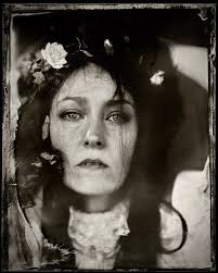 Beverly, Jill and Polly] 1977, Photo ©️ Tina Barney