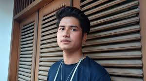 Pada 2 desember 2018, zikri daulay dan henny rahman resmi menikah. Qbgfjq18d D3cm