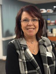 Serve Team Spotlight 🔦 Meet Amber. Amber serves as one of our Guest  Experience Team coaches. She is responsible for helping recruit, schedule,  lead, and shepherd our guest experience serve team. She