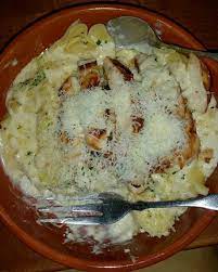 Olive Garden S New Lobster Shrimp Mac Cheese Is The Comfort Food We All Need This Winter Mac And Cheese Food Lobster Mac And Cheese
