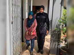 Wilayah persekutuan kuala lumpur) and colloquially referred to as kl, is a federal territory and the capital city of malaysia. Ibu Tunggal Didakwa Buang Bayi