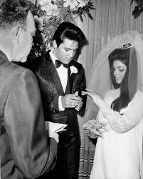 Priscilla And Elvis Presley Wedding 1 May 1967 Las Vegas Elvis Und Priscilla Elvis Hochzeit Hochzeitsfeier Ideen