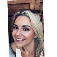 Rebecca Quinlan's Instagram, Twitter & Facebook