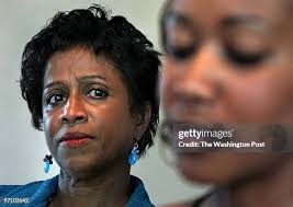 572 Sandra Robinson Stock Photos, High-Res Pictures, and Images