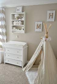 Wandfarben 2016 Trendfarben Beige Neutrale Farben Kinderzimmer Kommode Anrichte Zelt Wandregal Beige Kinderzimmer Babyzimmer Dekor Wandfarbe Kinderzimmer