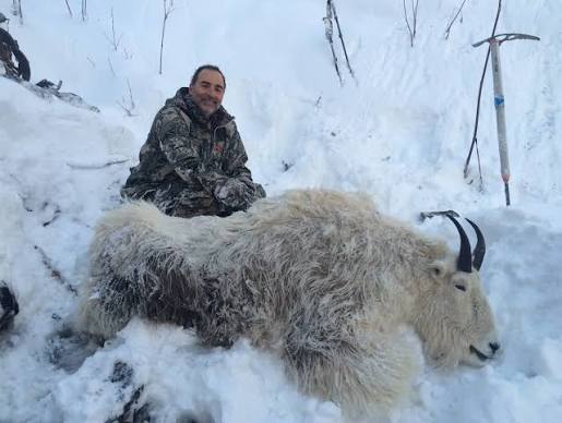 Late Season Mountain Goat Hunts - Bolen Lewis