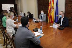 La presión hospitalaria continúa aumentando y llega al mismo nivel de principios de mayo con 48 ingresados, 5 de ellos en la uci. Asi Son Las Nuevas Restricciones En La Comunidad Valenciana