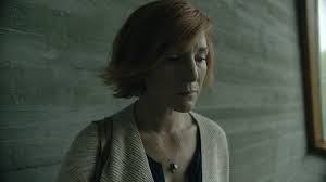 Cynického cyrila dobrého v roli udavačského dealera lehce zastiňoval bezstarostný miloslav pecháček, moc se vyvedl i manželský pár lenka krobotová a david novotný. Zradci 2020 Csfd Cz