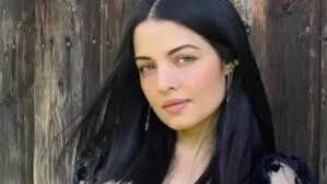 Diane Devito's Instagram, Twitter & Facebook