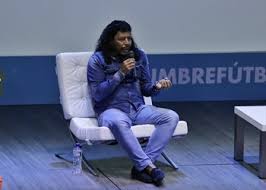 Wplay.co, la primera plataforma autorizada por coljuegos para operar apuestas deportivas por internet, junto con rené higuita, lanzó la campaña ''sangre de hincha'', que busca unir a los. La Arriesgada Apuesta Que Hizo Rene Higuita En Caso De Que Colombia Gane La Copa America Sociedad W Radio Colombia