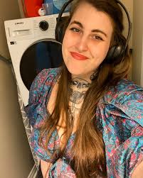 Michelle Huot's Instagram, Twitter & Facebook