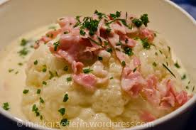 In eine feuerfeste form geben, mit geriebenem käse und semmelbröseln bestreuen und butterflöckchen obenauf setzen. Herbst Wintergemuse Blumenkohl Mit Schinken Sahnesauce Lebensart Im Markgraflerland