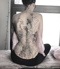 Black And Grey Back Tattoos For Females Tatuagem Feminina Nas Costas 200 Fotos Apaixonantes A 90 E Incrivel In 2020 Floral Back Tattoos Back Tattoo Women Back Tattoo