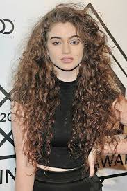 Can My Hair Do This Pls Dogal Bukleli Sac Uzun Kivircik Saclar Ve Sac Ve Guzellik
