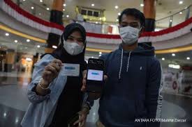 Setelah disuntik, nantinya sertifikat itu bisa diperoleh melalui mengunduh di pedulilindungi.id. Kapan Sertifikat Vaksin Covid 19 Muncul Di Pedulilindungi Ini Jawaban Kemenkes