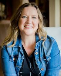 Sarah Goff's Instagram, Twitter & Facebook