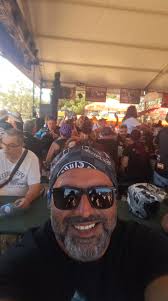 Muy contentos y alegres de estar en la 43°Concentración Internacional de  Motos Moto Clube de Faro- oficial . Tiempo en familia y amigos . Diversión  y bailes con una magnífica organización. Esperando