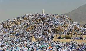 لكن ماذا نعرف عن جبل عرفات؟ عَرفة هوَ جبل في المملكة العربية السُعودية يقع على الطَريق بين مكة وَالطائف. ØªØ¹Ø±Ù Ø¹Ù„Ù‰ Ø£Ø¨Ø±Ø² Ø§Ù„Ù…Ø¹Ù„ÙˆÙ…Ø§Øª Ø§Ù„ØªÙŠ Ù„Ø§ ØªØ¹Ø±ÙÙ‡Ø§ Ø¹Ù† Ø¬Ø¨Ù„ Ø¹Ø±ÙØ§Øª Ø§Ù„Ø¹Ø±Ø§Ù‚ Ø§Ù„ÙŠÙˆÙ…