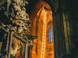 Dezember planen gery keszler , der obmann des vereins life+, und sein team eine lange nacht der solidarität. Himmelsleiter Am Stephansdom