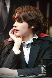 Repeat after me....Huening Kai prince.👑