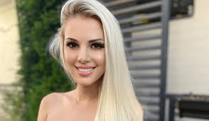 Sandra N., artista din România cu peste 500 milioane de vizualizări pe  YouTube, premiată în Turcia VIDEO