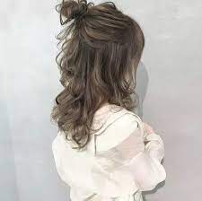 セミロングのヘアスタイル 髪型23選 パーマ 前髪あり 前髪なし 黒髪 外ハネ ヘアアレンジと分けて紹介 簡単 ヘアアレンジ ヘアスタイリング ロングヘア