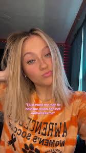 Amy Winkleman's Instagram, Twitter & Facebook