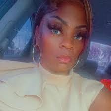 Amanda Schackai's Instagram, Twitter & Facebook