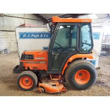 Kubota ST-30 Tractor