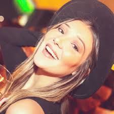 Amanda Sanson's Instagram, Twitter & Facebook