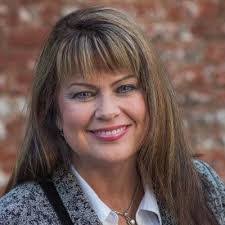 Lori Latimer's Instagram, Twitter & Facebook