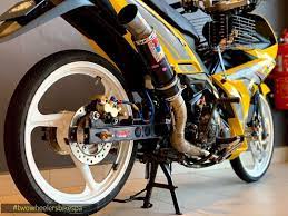 2 574 Likes 12 Comments Two Wheelers Bike Spa Lounge Twowheelers2018 On Instagram Siap Detailing X1r Full Detail Wash Yamaha Motor Spa Lounge Bike