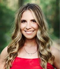 Tracy Durr's Instagram, Twitter & Facebook