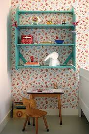 Ya, memasang wallpaper pada dinding kamar memang merupakan pilihan yang tepat. Ketahui 7 Hal Ini Sebelum Memasang Wallpaper Rumah Dan Gaya Hidup Rumah Com