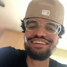 Lorenzo Ruffin's Instagram, Twitter & Facebook